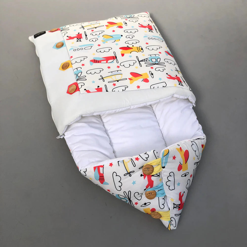 Baby Carrynest Airplane Design